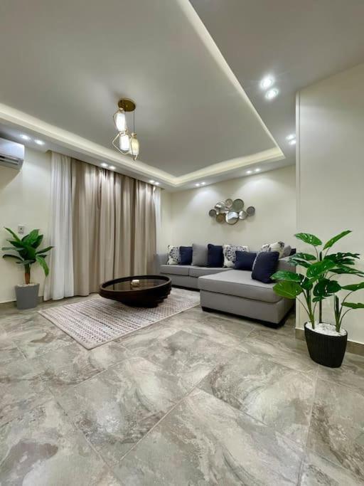 3br Luxury Near Auc Newcairo Apartment *